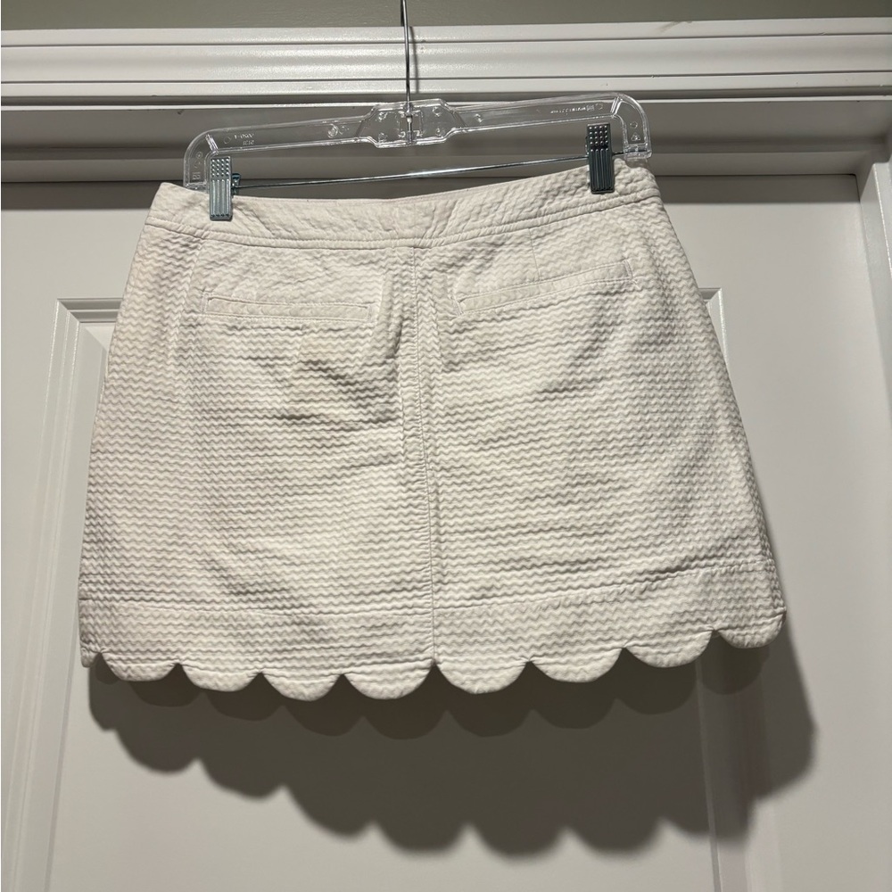 Lilly Pulitzer White Scalloped Edge Skort Size 2 PLEASE SEE DESCRIPTION - Picture 2 of 6